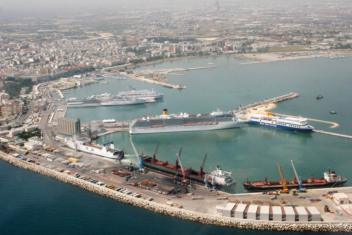 In attesa del dialogo Edison-città di Brindisi, l’Autorità portuale studia l’ipotesi di costruire a Bari l’impianto di rifornimento per le grandi navi