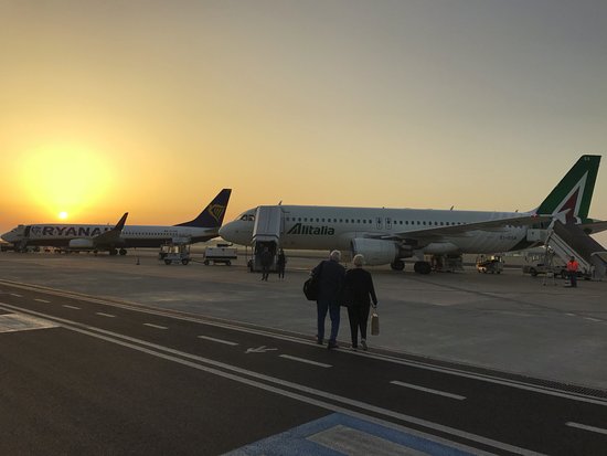 Apprensione tra i lavoratori dell’aeroporto: nessuna notizia da Alitalia