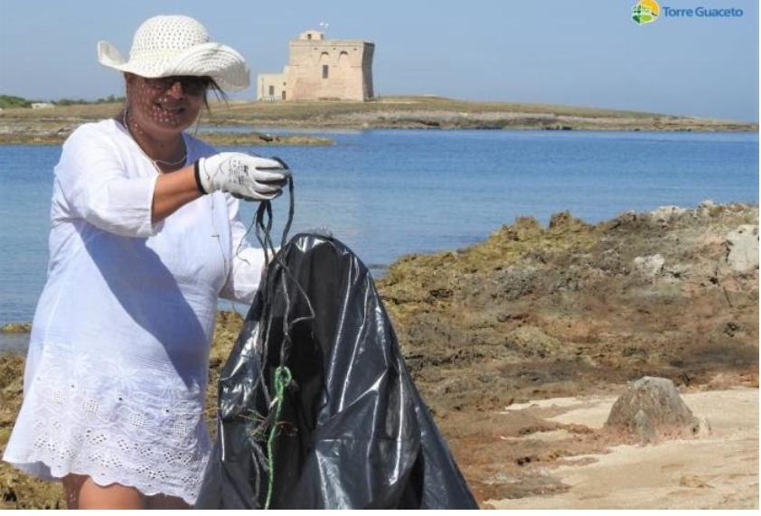Sportivi per il mare pulito: associazioni al lavoro a Torre Guaceto