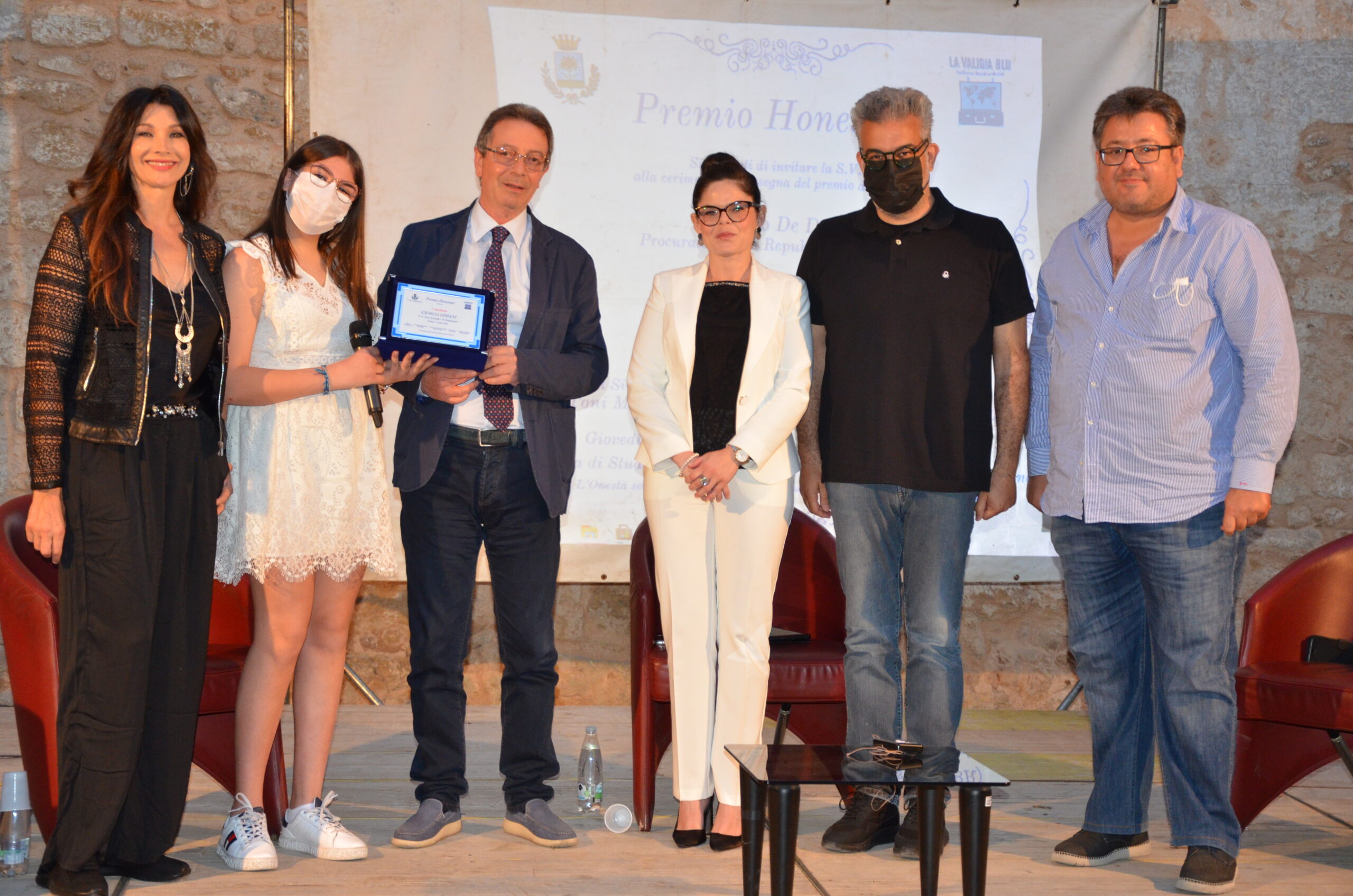 Mesagne, successo per la cerimonia del “Premio Honestas”