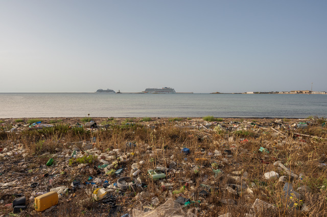 “Puliamo la spiaggia del petrolchimico”: volontari chiamati a raccolta a Brindisi