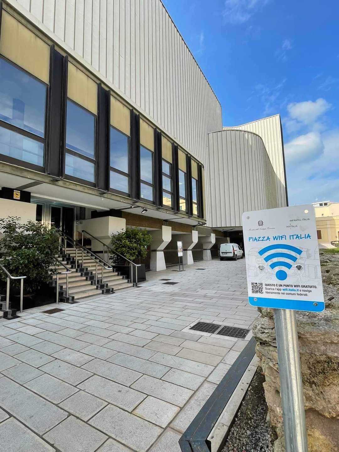 A Brindisi Wi-Fi gratis nei luoghi pubblici