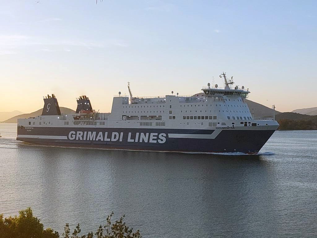 Grimaldi sostituisce la Ro-Pax Florencia con la nave Igoumenitsa sulla rotta Brindisi-Igoumenitsa. Migliorano i servizi, sia in termini di capacità di trasporto che di comfort a bordo