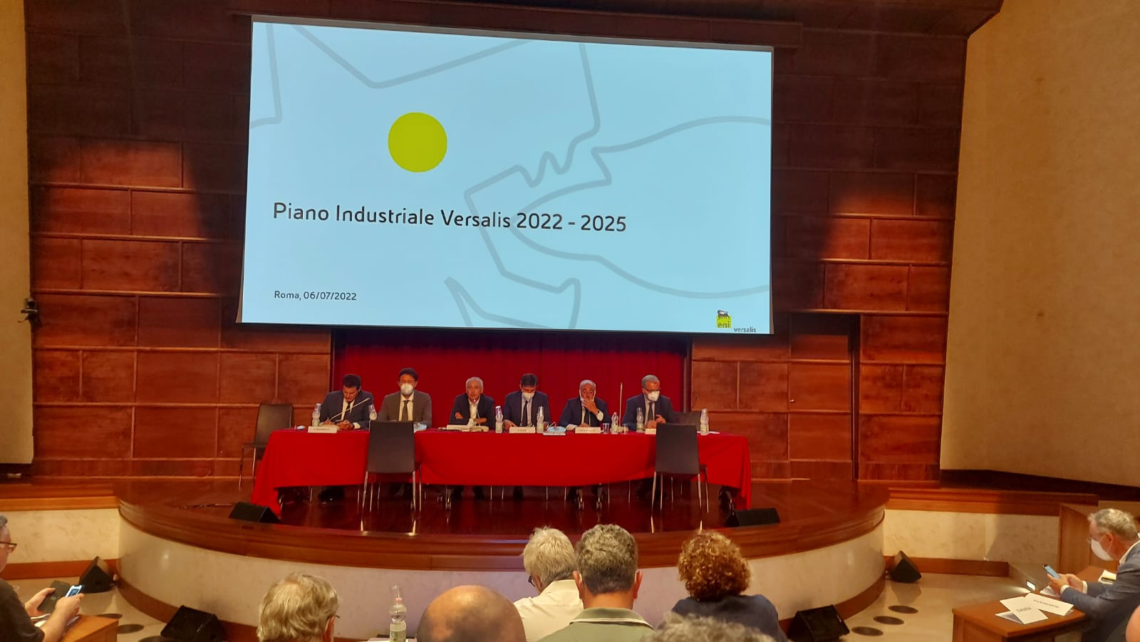 I sindacati: “Nel petrolchimico di Brindisi previsti investimenti per 200 milioni di euro nel prossimo triennio ma il piano non è del tutto soddisfacente”